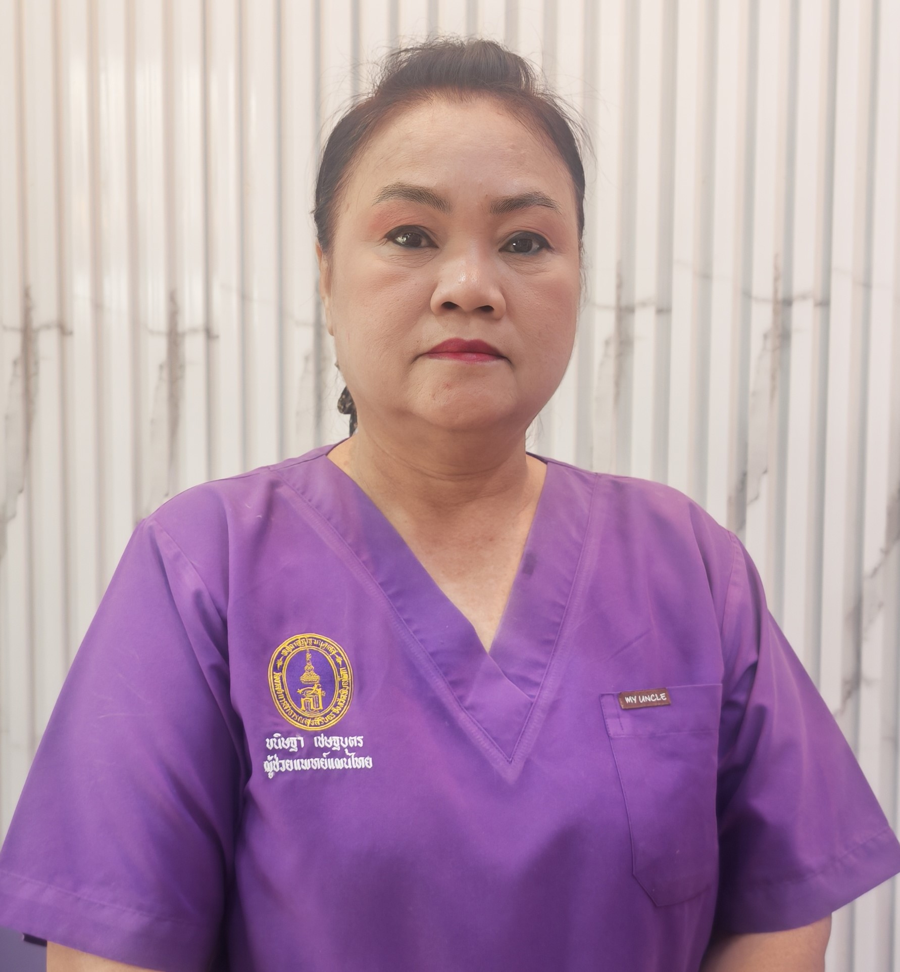 (อ๋อย) ขนิษฐา เชษฐบุตร